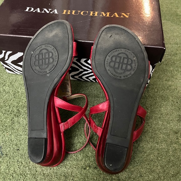 Dana Buchman Ryann Sandal - Size 6M - Picture 4 of 6